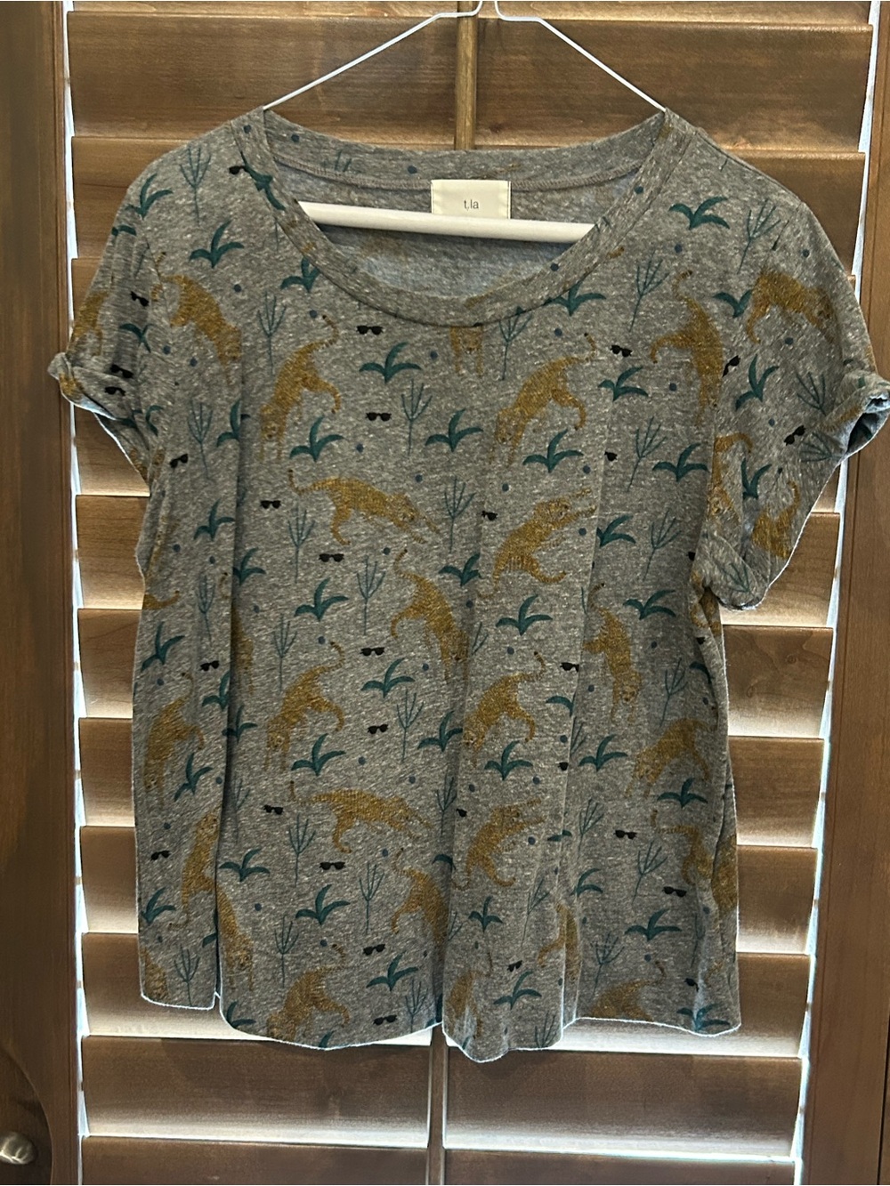 T.La Anthropologie Women's Gray Printed Short Sleeve Tee with Gold Leopard Motif